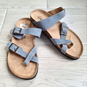 White Mountain Gracie women's gray- blue leather toe loop sandals - size 6 - NWT